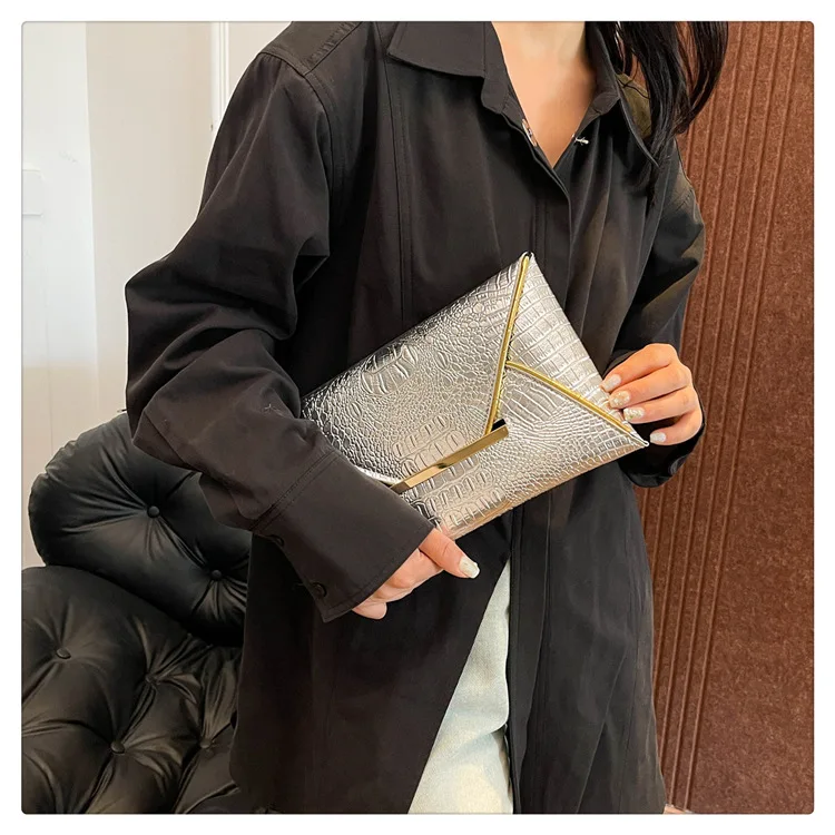 Fashion Crocodile Pattern Envelope Clutch - Color and Texture