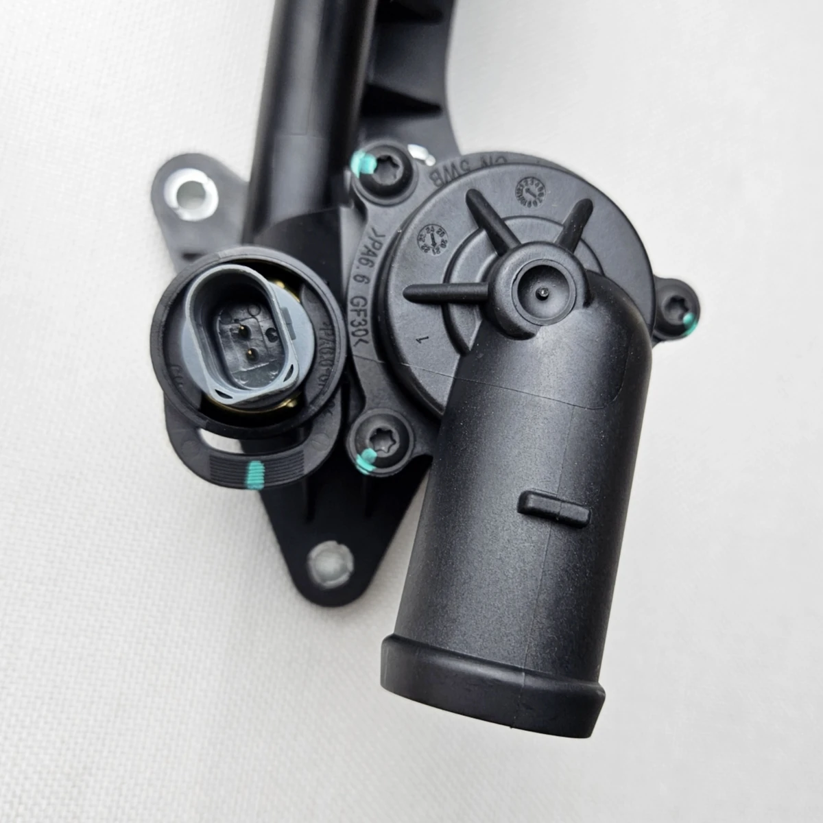 Engine Coolant Thermostat 03C121111AM,03C121111AK,03C121026AR For AUDI A1,A3,VW EOS,Golf,Jetta,Passat,SciroccoTiguan1.4/1.6 1.4T engine coolant thermostat