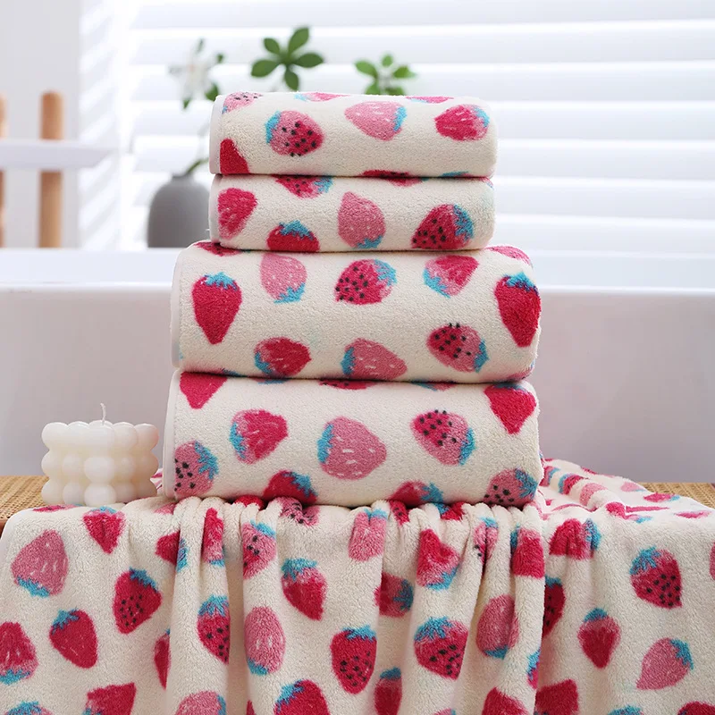 140x70cm Strawberry Bath Towel Hand Towel Coral Velvet Skin Friendly Soft Large Beach Towel Girl Heart Bath Towels for Adults 2