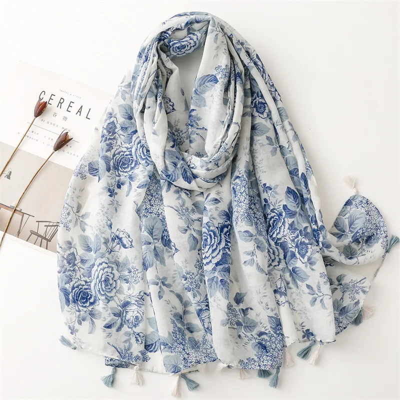 

Blue Ink Painting Flowers Chinoiserie Blue and White Pottery Cotton Scarf Women Long Tassel Shawl Hijabs for Woman Pashmina