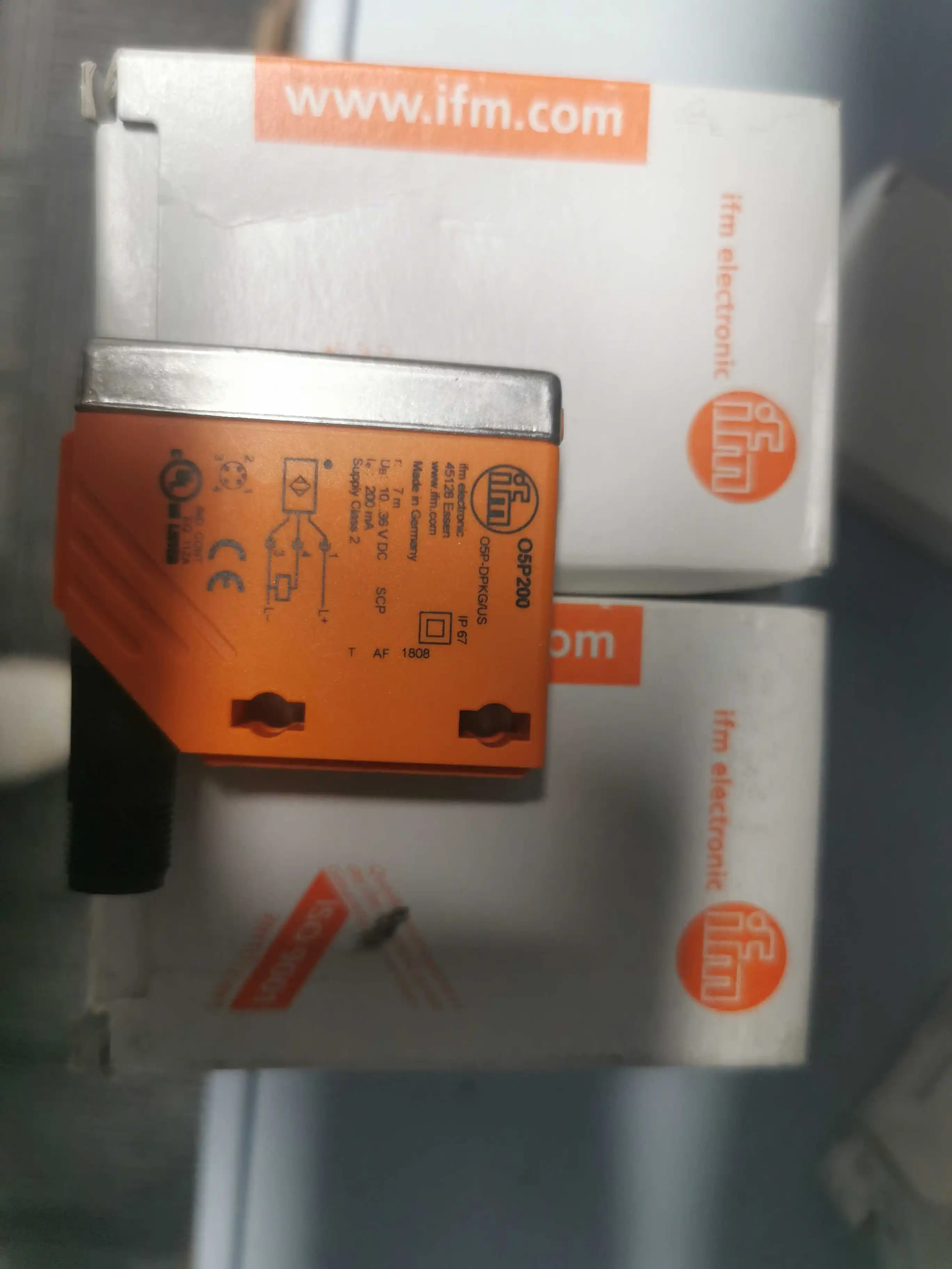 

New original IFM pressure switch O5P200 O5P201