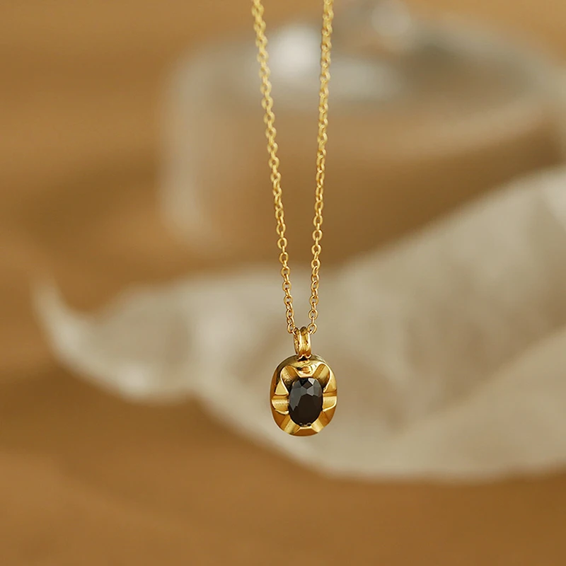 

Vintage Oval Zircon 18K Pendant Necklace for women Stainless Steel Clavicle Chain Necklaces Female Jewelry Gifts Choker Necklace