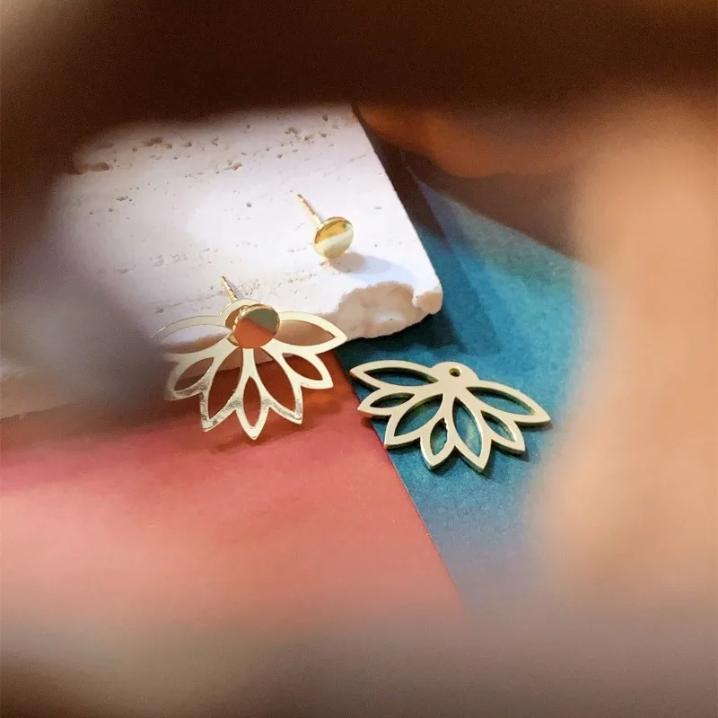 Metal Pendant Earrings Designed for Women To Wear in Both Directions Fashionable and Good-looking, Suitable for Outdoor Matching