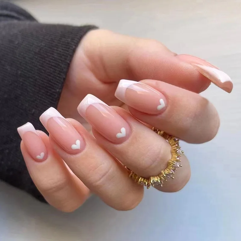 

24Pcs White French Fake Nail Heart Design Artificial Ballet Nail Tipsy Stick-On Nail Art Tips