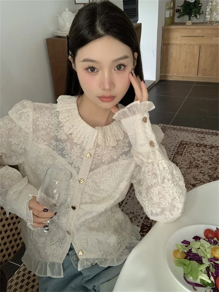 

Retro Lace Shirts for Women Autumn Doll Neck Wooden Ear Edge Long Sleeved Blouses French Sweet Unique Short White Blusas Mujer