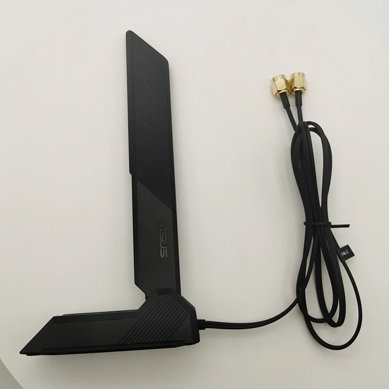 Рисунок 2 - Оригинальная WiFi 6e антенна ASUS 2T2R 2
