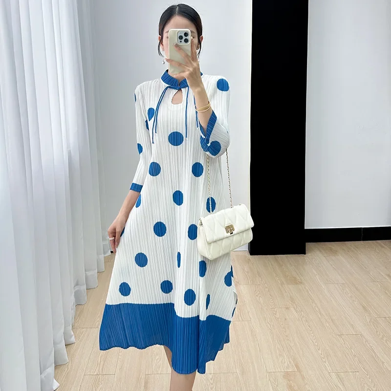 

Miyake Pleated Dress Women's 2023 New Autumn Polka Dot Print Fashion Elegant Dresses with Stand Collar and Three-quarter Sleeves