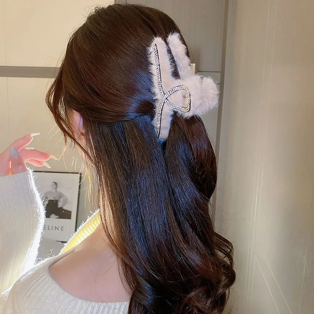 

Trendy Elegant Autumn Hair Clip Hair Grab Plush Winter Shark Clip Hairgrip Korean Ponytail Holder Women Hair Claws