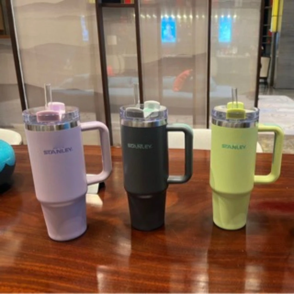 

STANLEY 2nd Generation 30OZ Portable Straw Antibacterial Stainless Steel Car Mounted Waterproof Large Capacity Insulated Cup
