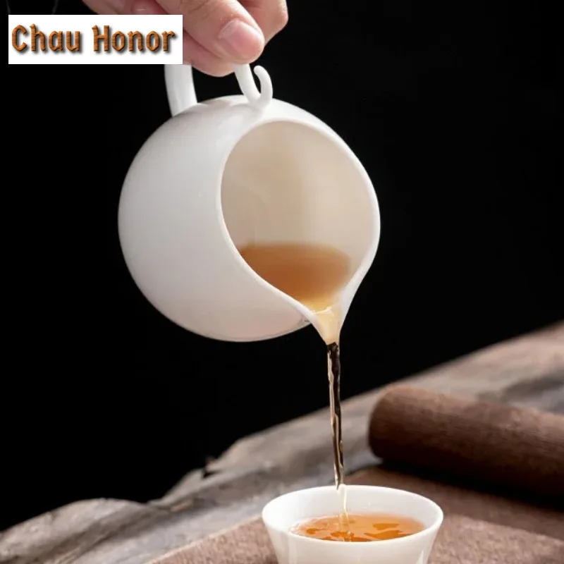 270ml Sweet White Porcelain Tea Pitcher Tea Maker Fair Cup Household Justice Cup Divide Tea Chahai Kung Fu Tea Set Accessories