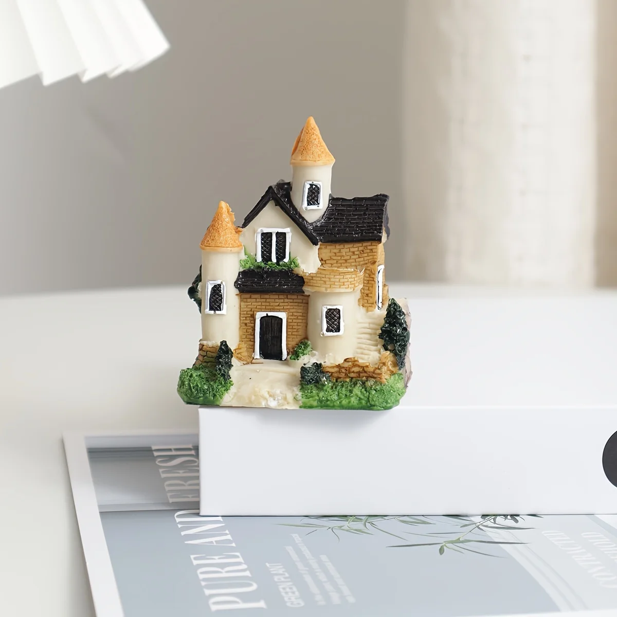 4pcs-Fairy tale garden cabin, resin cabin, lawn courtyard art decoration, home gifts