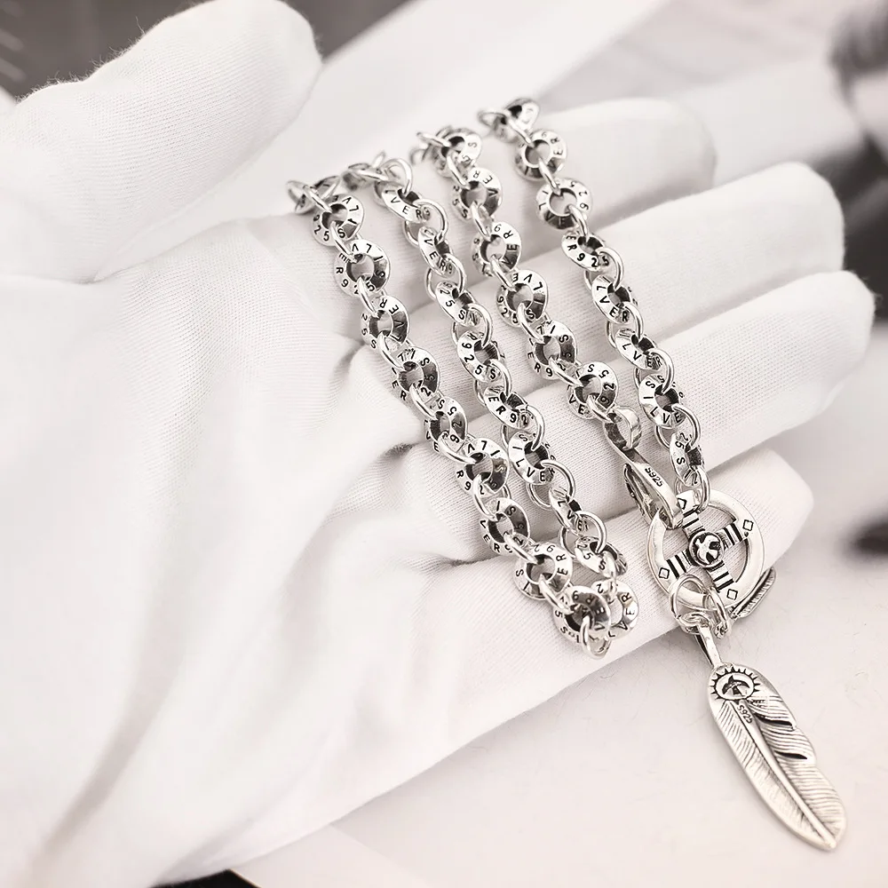 Trend and domineering retro eagle feathers round disk necklace O -line necklace