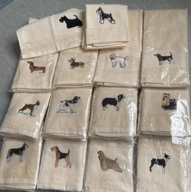 매력적인 개 자수 타월로 반려견과의 유대감 더하기