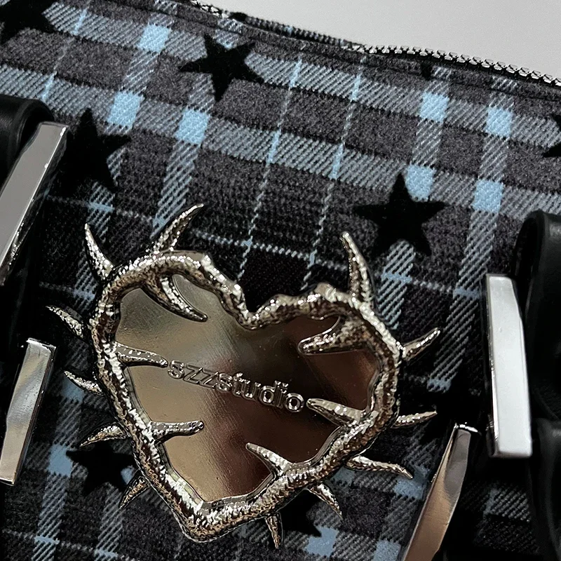 Modische Y2k-Umhängetasche, Unterarmtasche im Flap-Stil, Damenhandtasche im Preppy-Stil, kariertes Muster, Stern-Dekor, große Bowling-Tasche – Detail 21