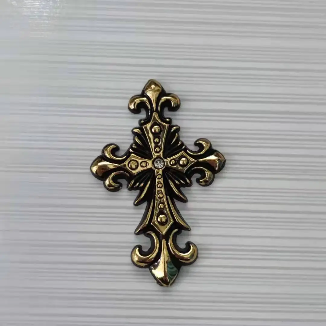 Distintivo Classico In Metallo Con Croce Dorata Adatto Per Zp Kerosene Oil Lighter Grind Wheel Lighter Fai Da Te Handmade Decor Man Gift All'Ingrosso