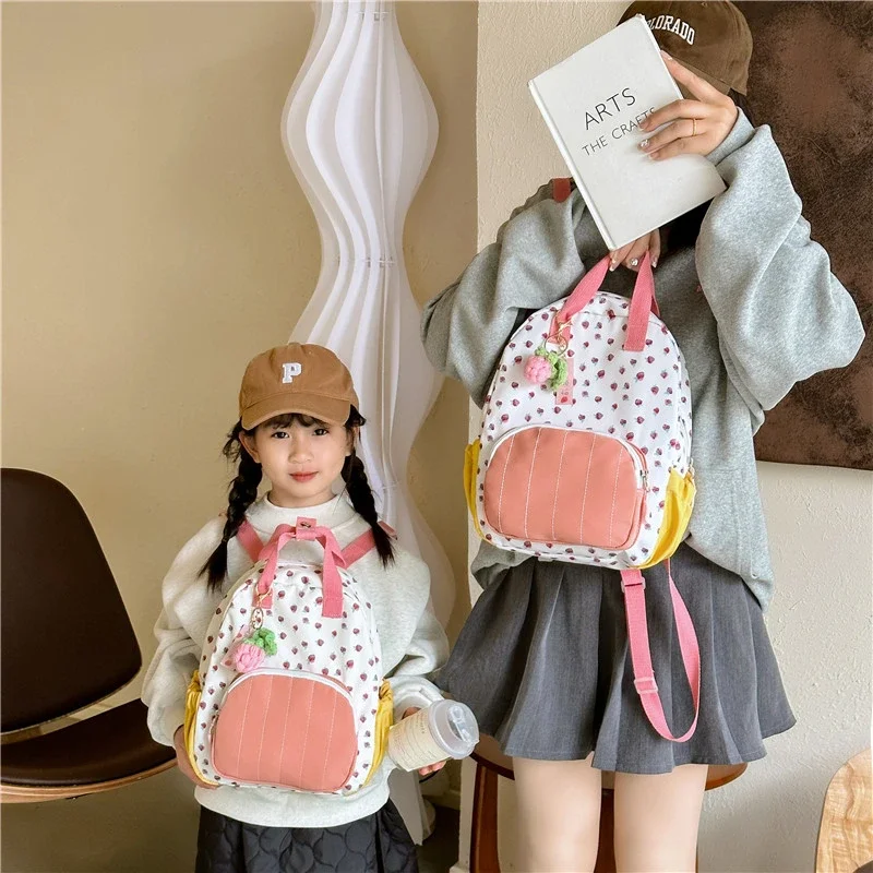 Free Shipping New Women's Fashion Casual Style Backpack Simple, Lightweight, Versatile, Large Capacity Commuter Handbag