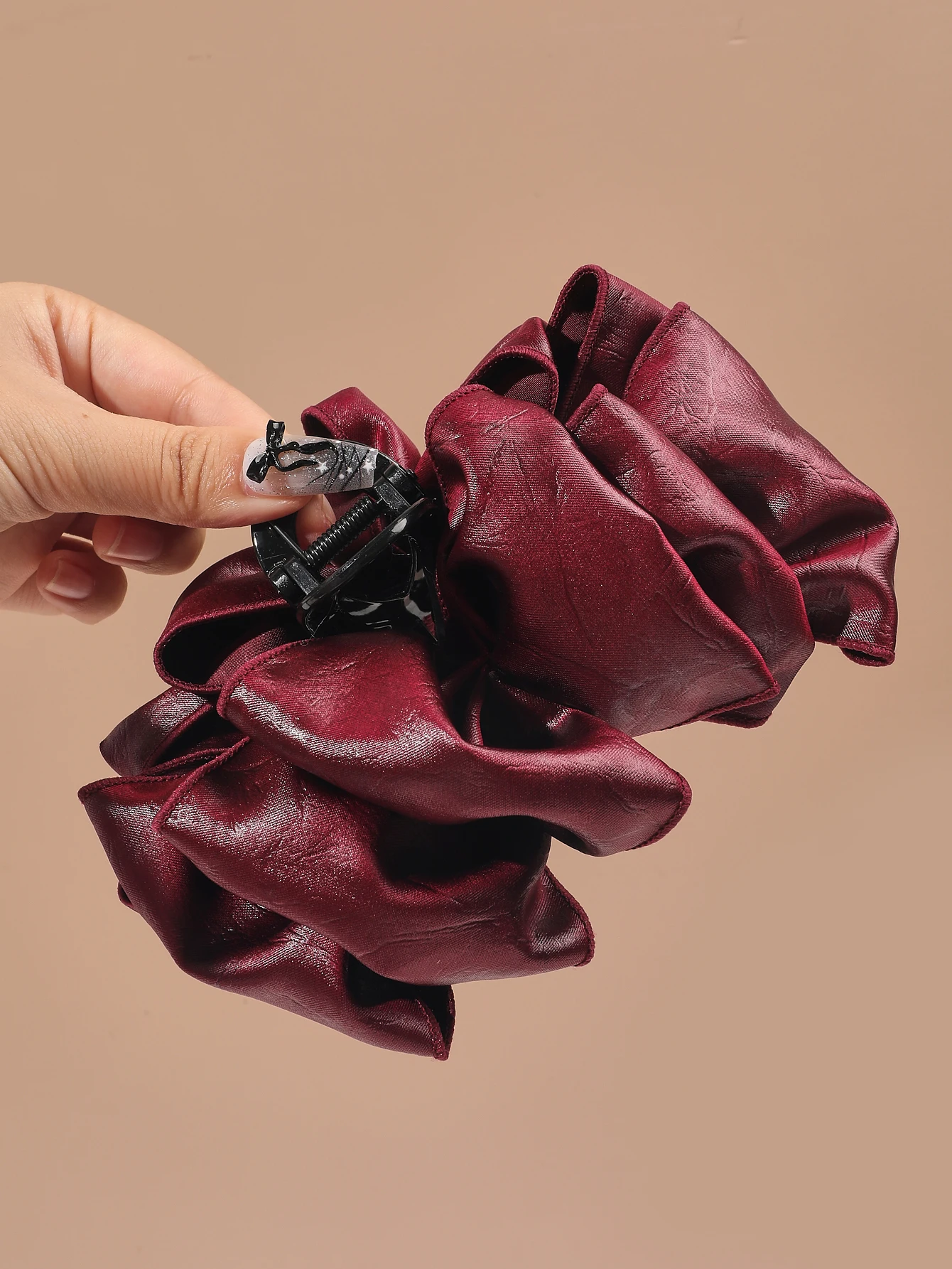 Haarklammern aus rotem Leder mit Schleife für Frauen, große Hai-Klammer, Kieferklammern für dickes Haar, rutschfest, modisches Winter-Schwarz-Haar-Accessoire – Detail 5