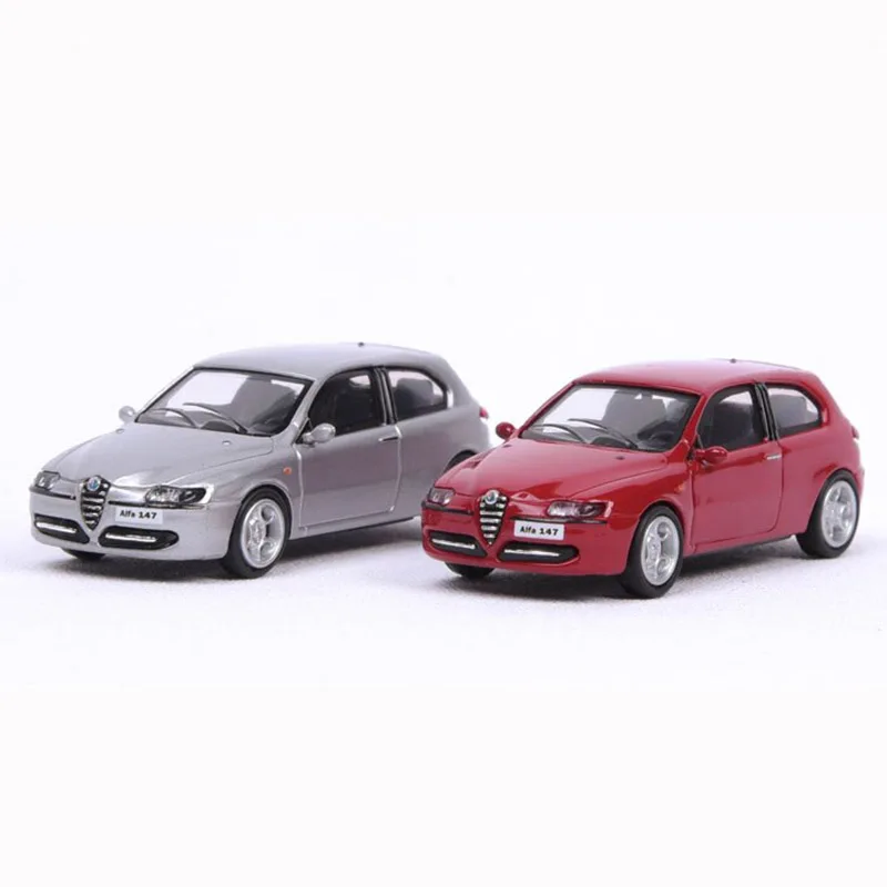 アルファロメオ クラシックカー ミニチュア 樹脂1:87スケール2001アルファロメオ147クラシックカーレプリカ