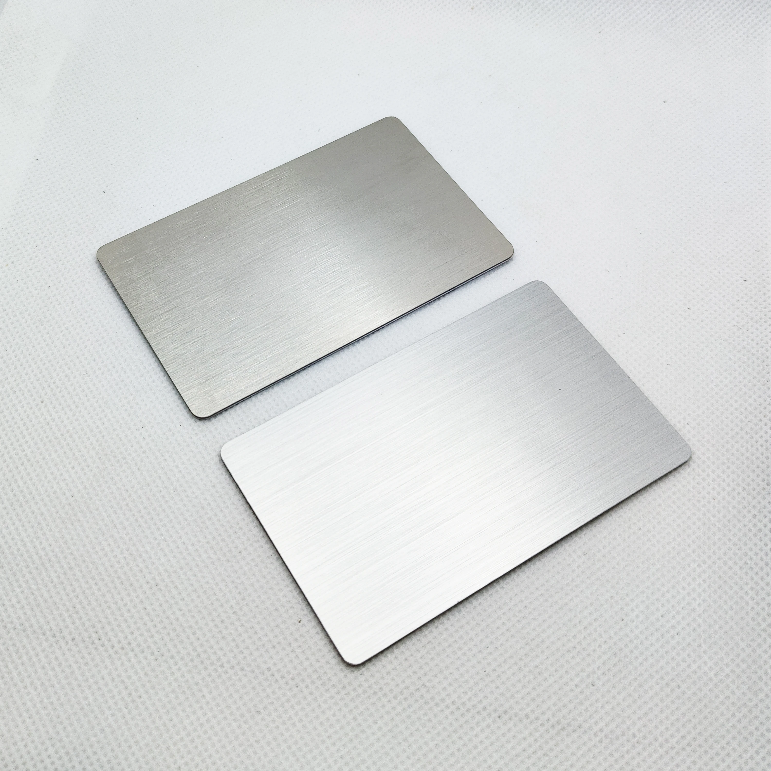 215 칩 블랭크 금속 및 PVC 하이브리드 NFC, 소셜 식별, 액세스 제어, 명함, 13.56MHZ, 1 개 