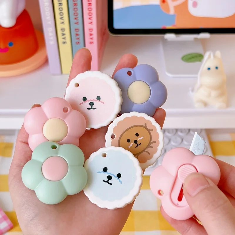 Cute Flower Dog Mini Portable Utility Knife Paper Cutter Cutting Paper Razor Blade Office Stationery Cutting Supplies utility knife paper cutter craft cutting knife