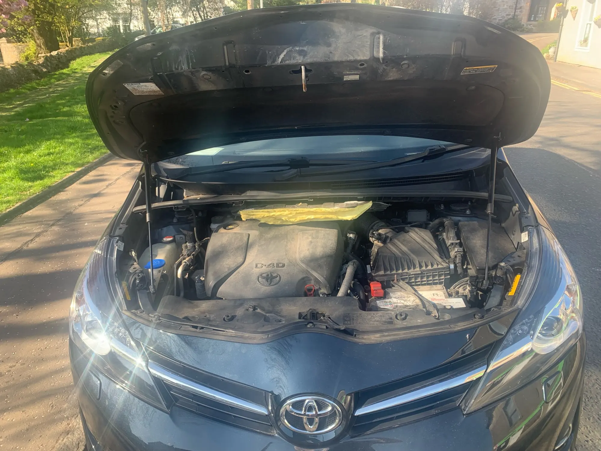 Auto Dämmatte Motorhaube Für Toyota Verso AR20 (2009–2018) – OE 533410F020, Wärmeisolierend, Geräuschreduzierend, Mit Clips