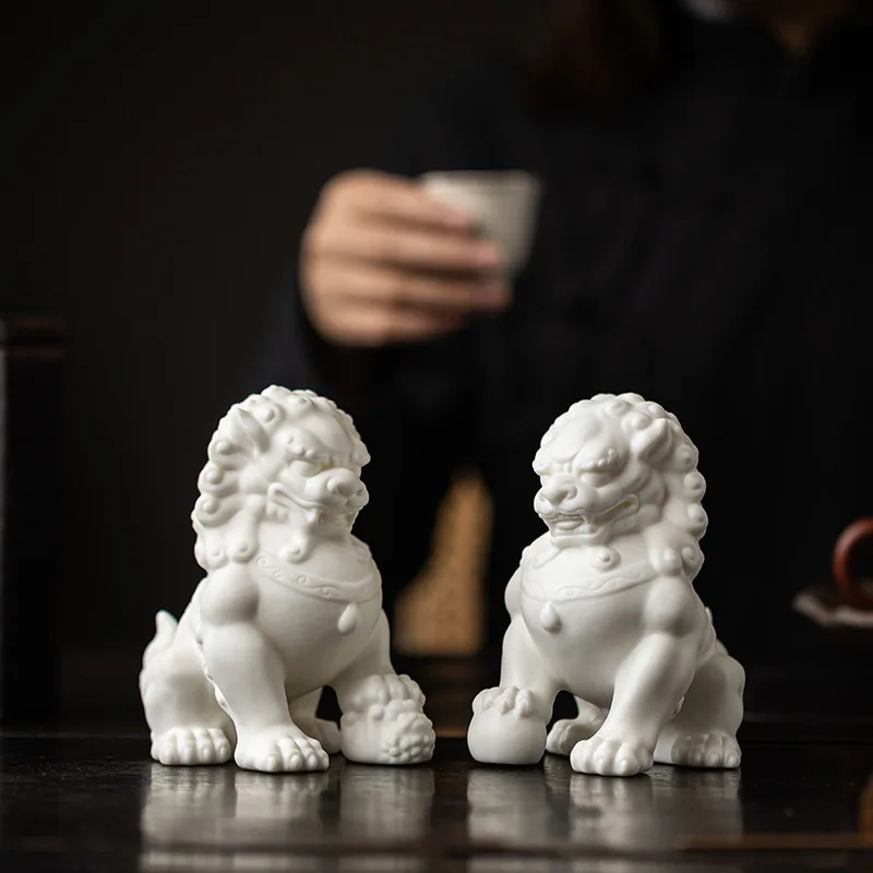 Creative ceramic lion ornaments for decoration, living room, entrance, foyer, indoor desktop decorations