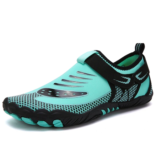 Unisex Swimming Water Shoes Men Barefoot Outdoor Beach Sandals Upstream Aqua Shoes Plus Size Nonslip River Sea Diving Sneakers A801-CYAN
