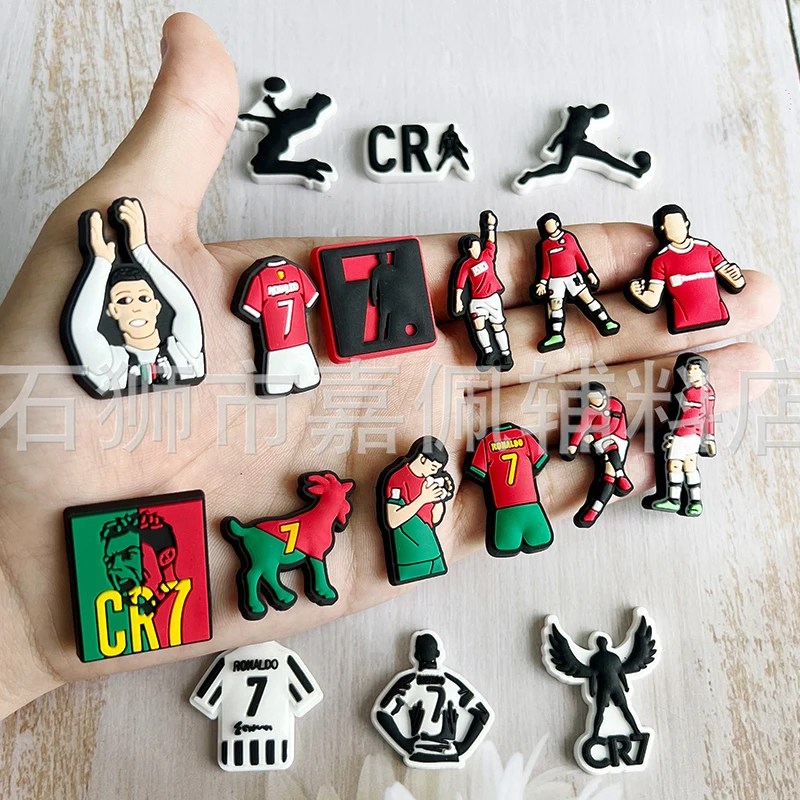 MINISO 크리스티아누 호날두 PVC 신발 크록스 참 CR7 저지 아플리케, 축구 DIY 크록스 지비츠 도매