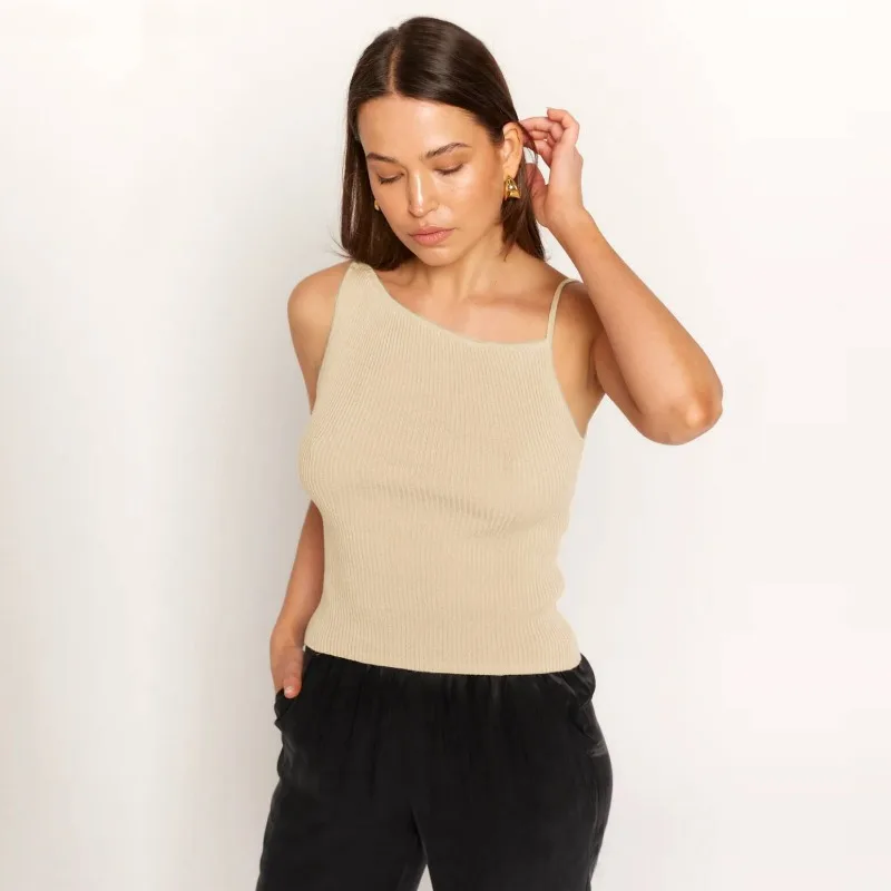 Camiseta negra de moda acanalada para mujer, jersey de espagueti, informal, de retazos, sin mangas, verano 2025, top ajustado para mujer
