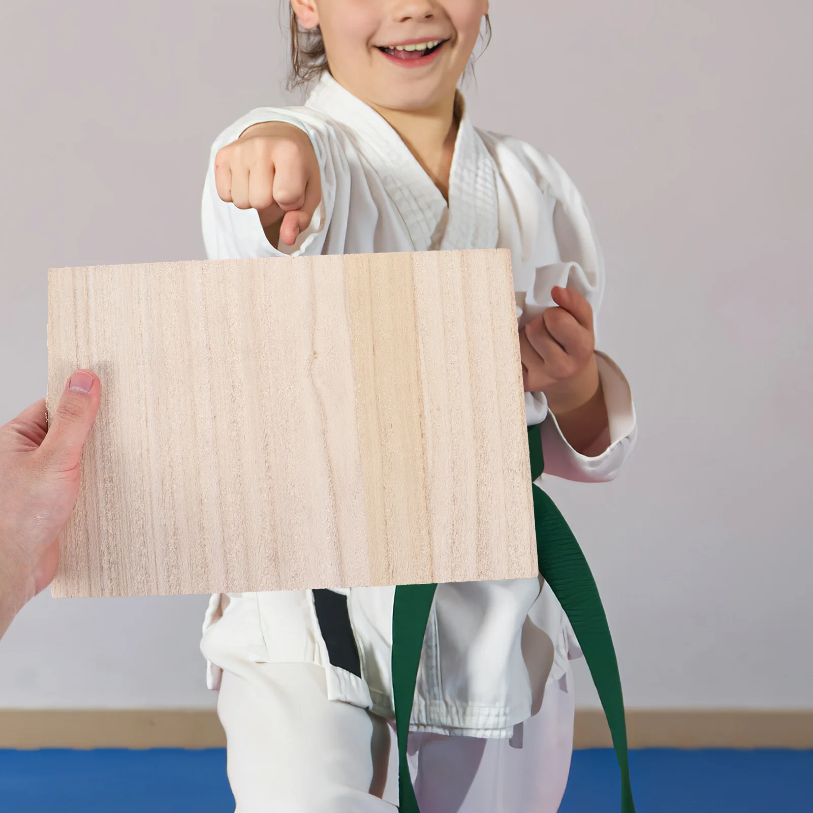 

Taekwondo Punching Board Performance Wooden Taekwondo Punching Board Children Training Boxing Grade Board 0.3/0.6cm Thick