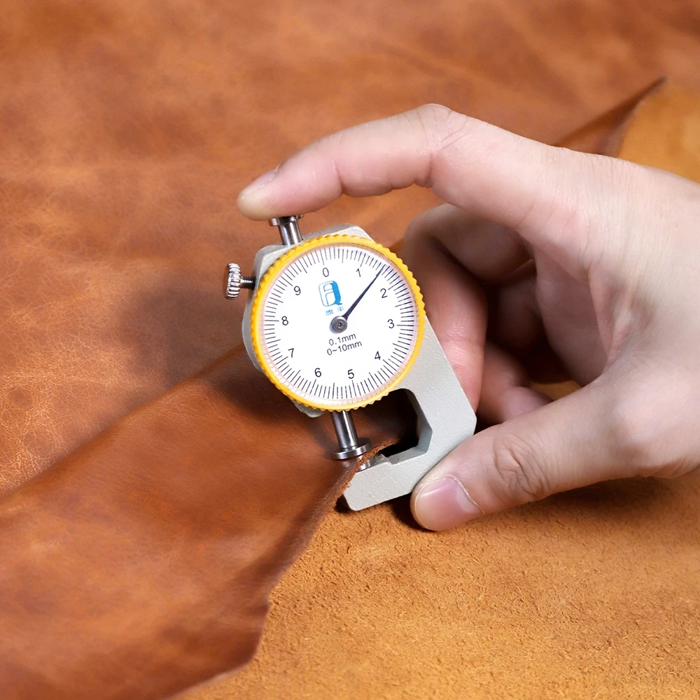 WUTA 오일 왁스 처리 된 식물성 태닝 가죽 탑 그레인  소 가죽 시트 DIY Leathercraft Pre-Cut 1-5 Sq.ft 불규칙