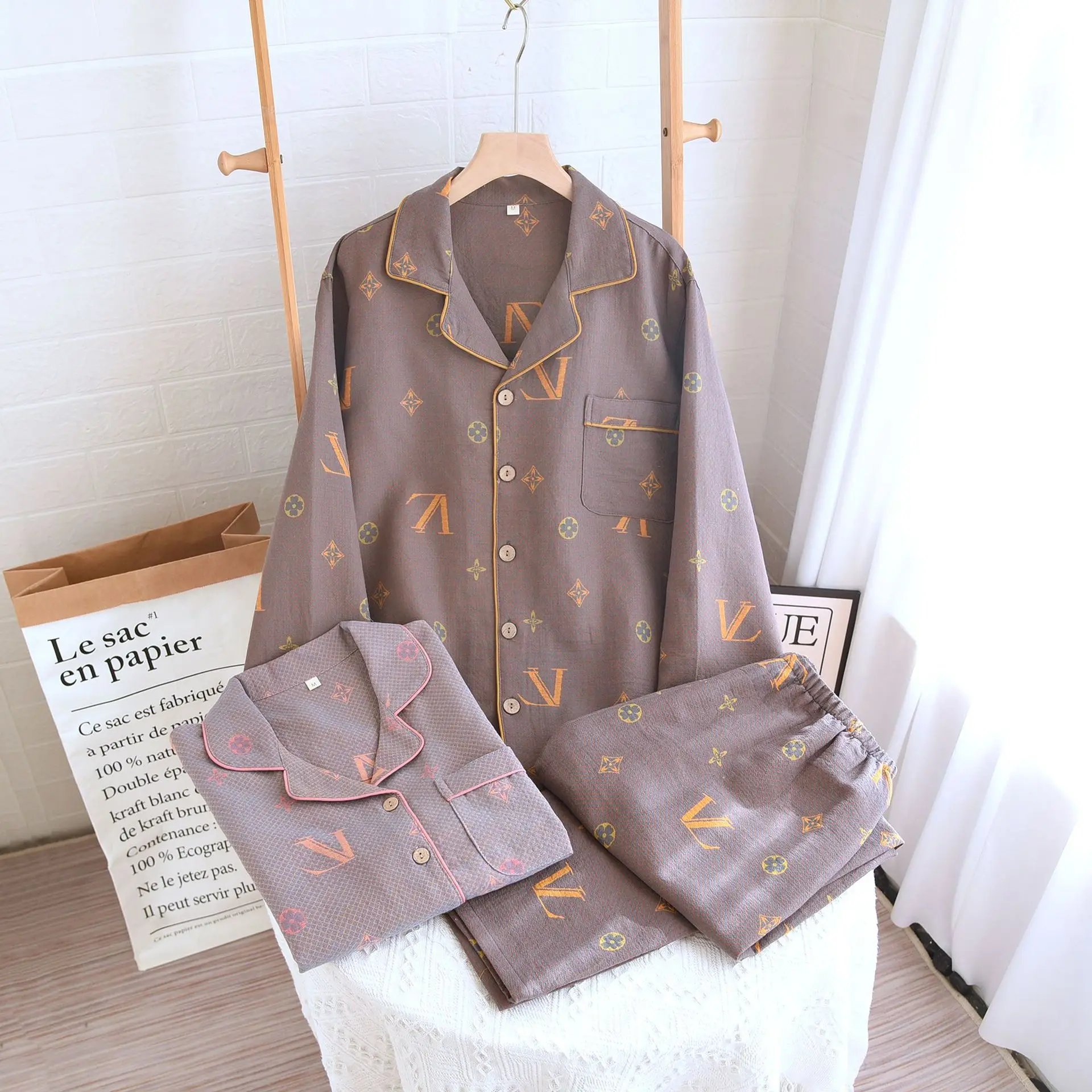 

Spring Thin Cotton Yarn-dyed Jacquard Pajama Set Long Sleeves Trousers Loose Soft Loungewear for Women / Men Lapel Home Clothes