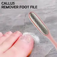 Lime à pieds incurvée 3D avec poignée ergonomique, éliminateur de callosités pour peaux mortes entre les orteils, options multicolores, indispensable en voyage, antidérapante 4