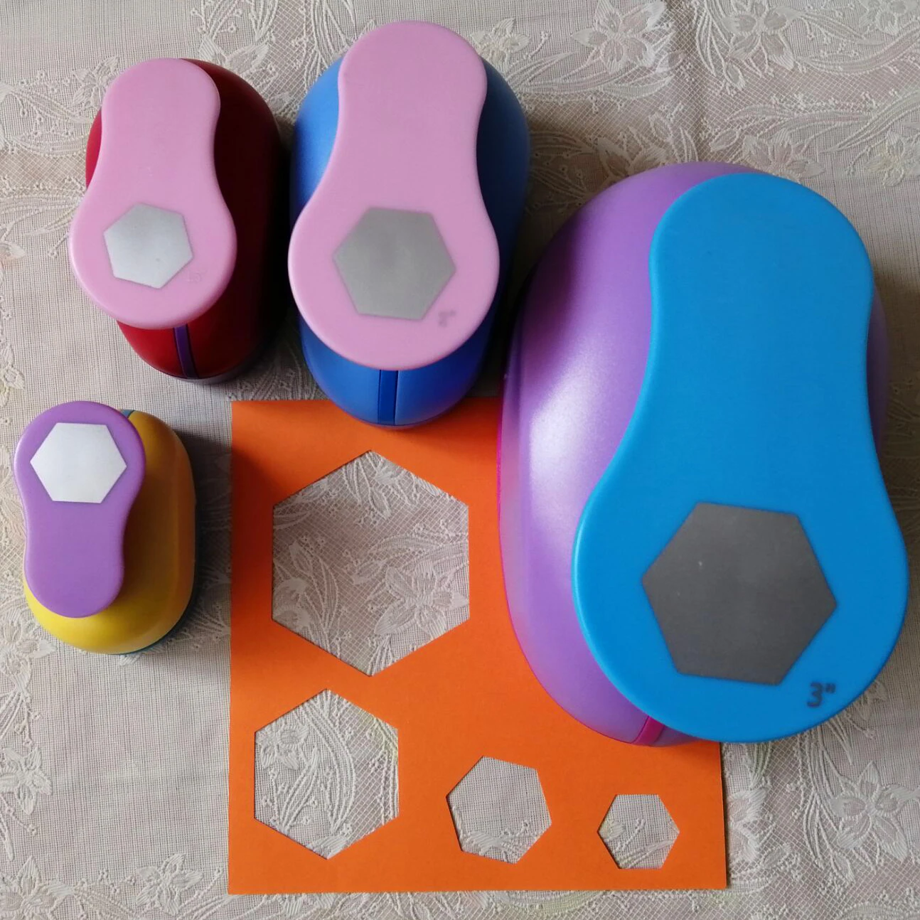 Hexagon Circle Flower Leaf Heart Petal Butterfly Hole Punch Geometry Craft Scrapbook Paper Graph Children Easy Cutting Tool circle hole punch hole punching tools paper craft punch paper punch