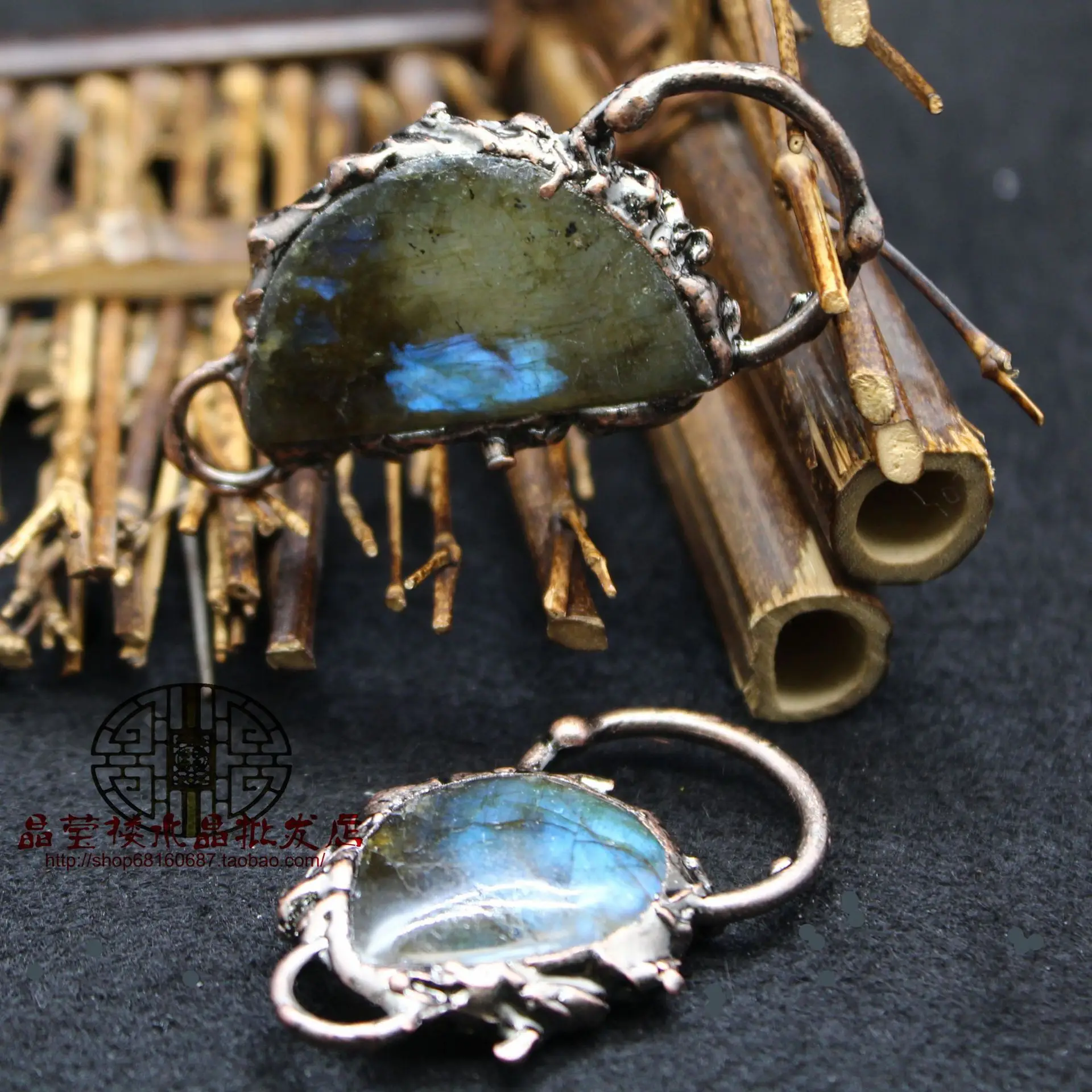 

Irregular Flash Labradorite Stone Vintage Pendant With Antique Bronze Hoop Bohemia Jewelry Making