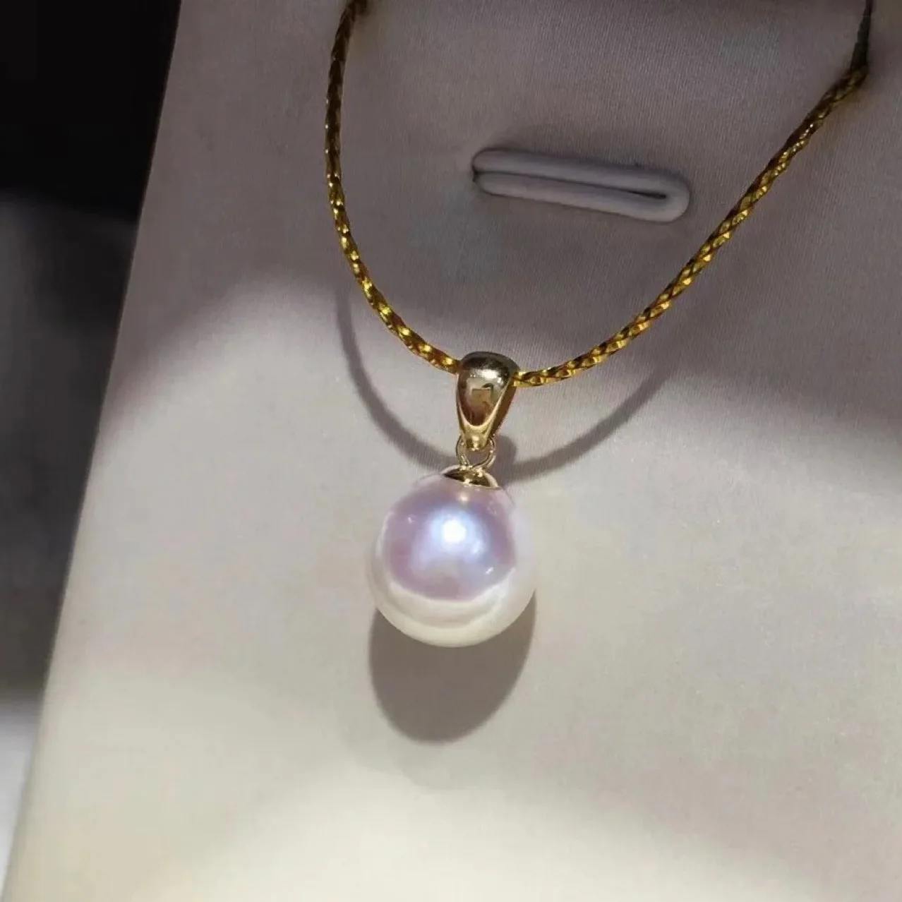 

Pure 18K Yellow Gold Necklace Melon Seed Buckle Pendant Natural Freshwater Perfect Round Bright Pearl Trendy Party Gift Fine J