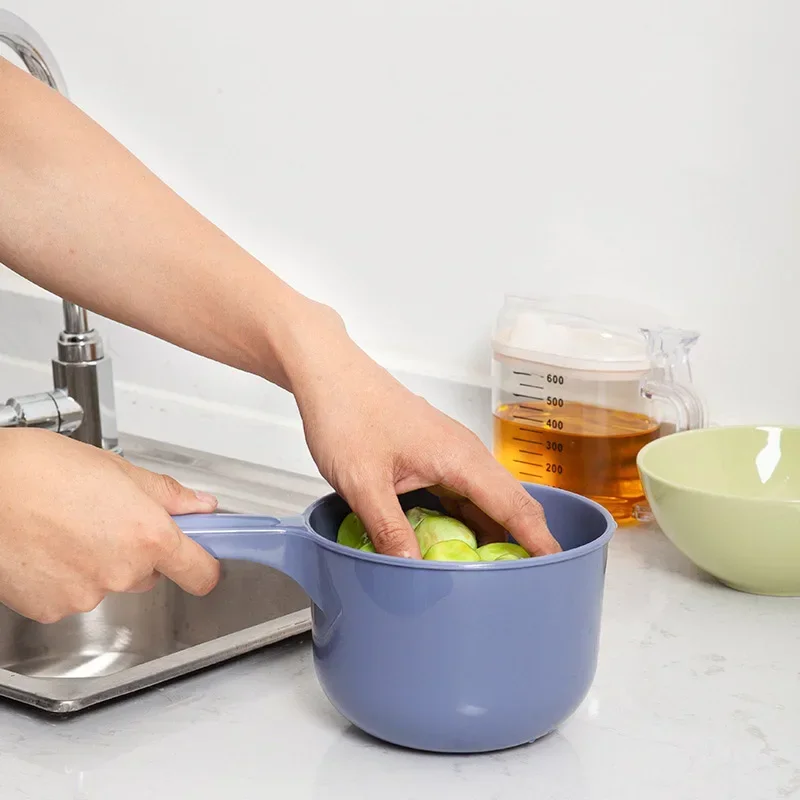 Plastic Water Ladle Kitchen Scoop Long Handle Home Cleaning Accessories