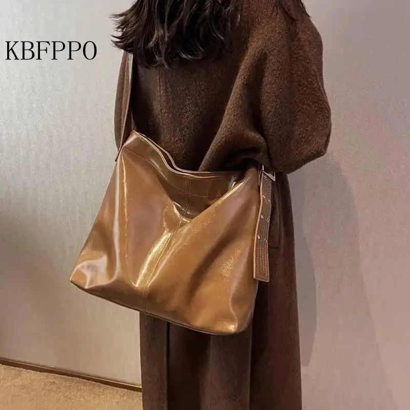 

Leather Pu Bag Women's 2023 Brand New Fashion One-shoulder Armpit Bag Retro All-match Commuter Tote Bag Ins Ladies Tote Bags