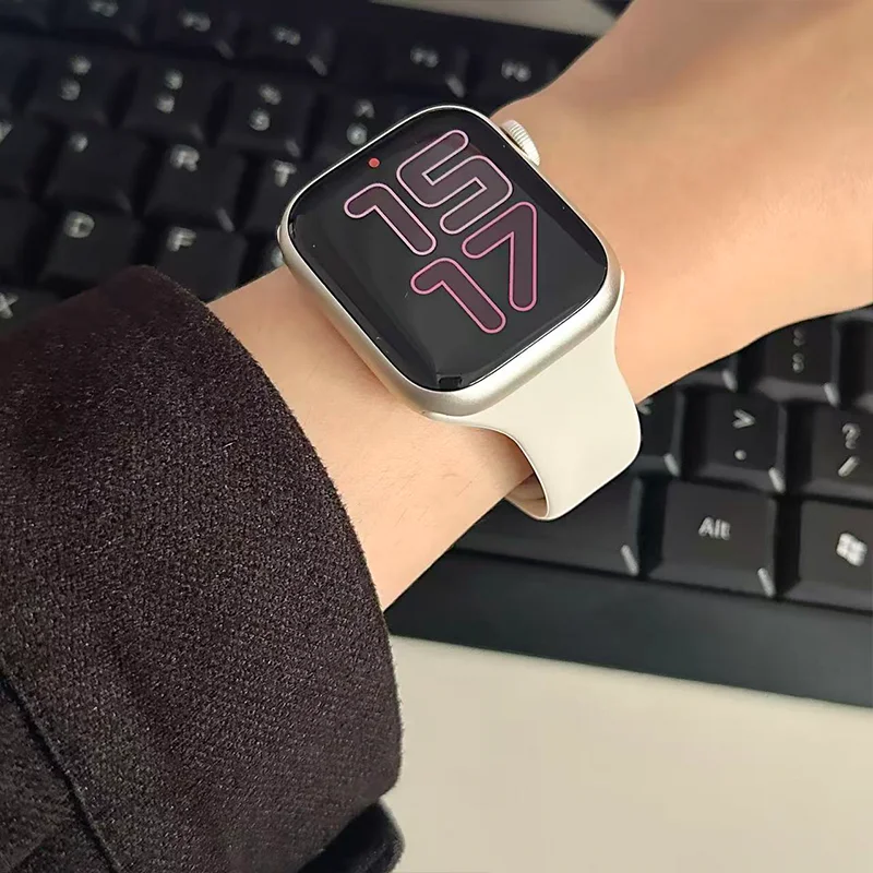 รูปสินค้า สายนาฬิกาซิลิโคนยืดหยุ่น สำหรับ Apple Watch ทุกรุ่น