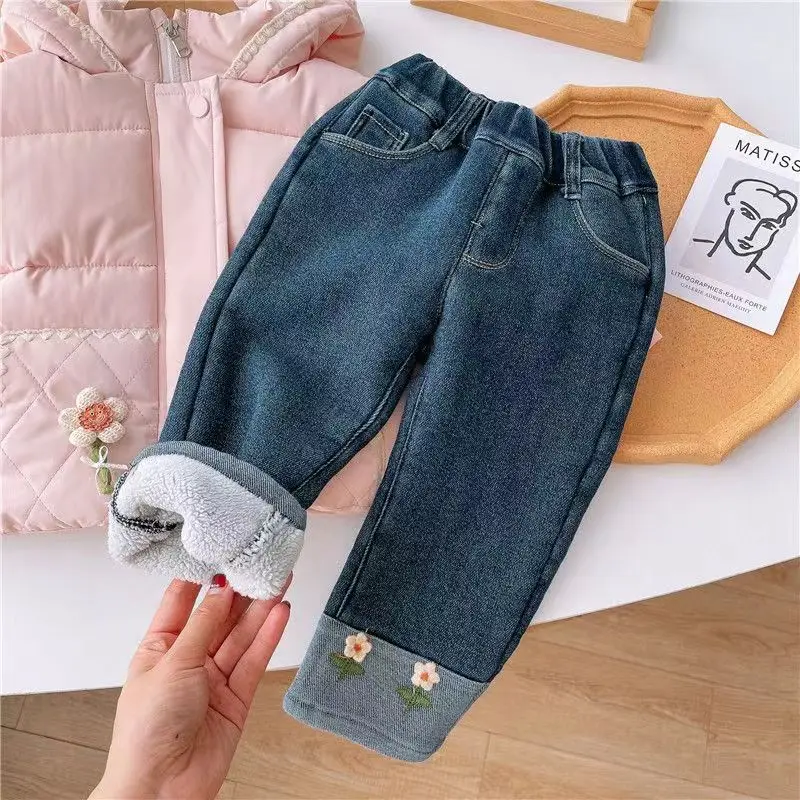 

Girl Baby Plush Jeans Autumn/Winter Girls One Piece Plush Fashionable Pants 2023 New Thickened Western Style Straight Leg Pants