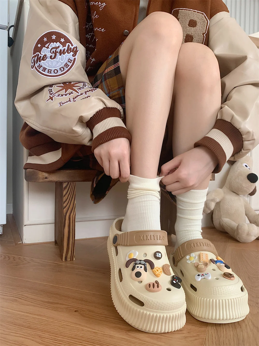 Cute Cartoon Dog Hole DIY Garden Shoes Women Wear EVA Thick Sole Slipper Man Beach Shoes In Summer Sandals For Couples