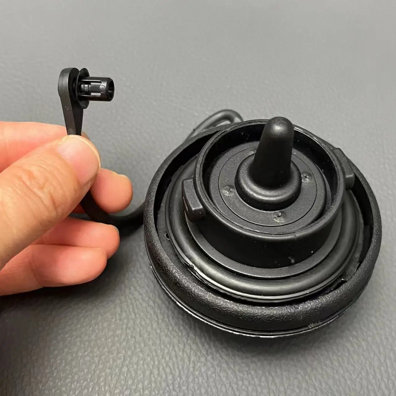 Petrol Diesel Cap Fuel Oil Tank Inner Cover 3D0201553 3D0 201 553 For Audi A4L Q5 Q3 Q7 A3 A5