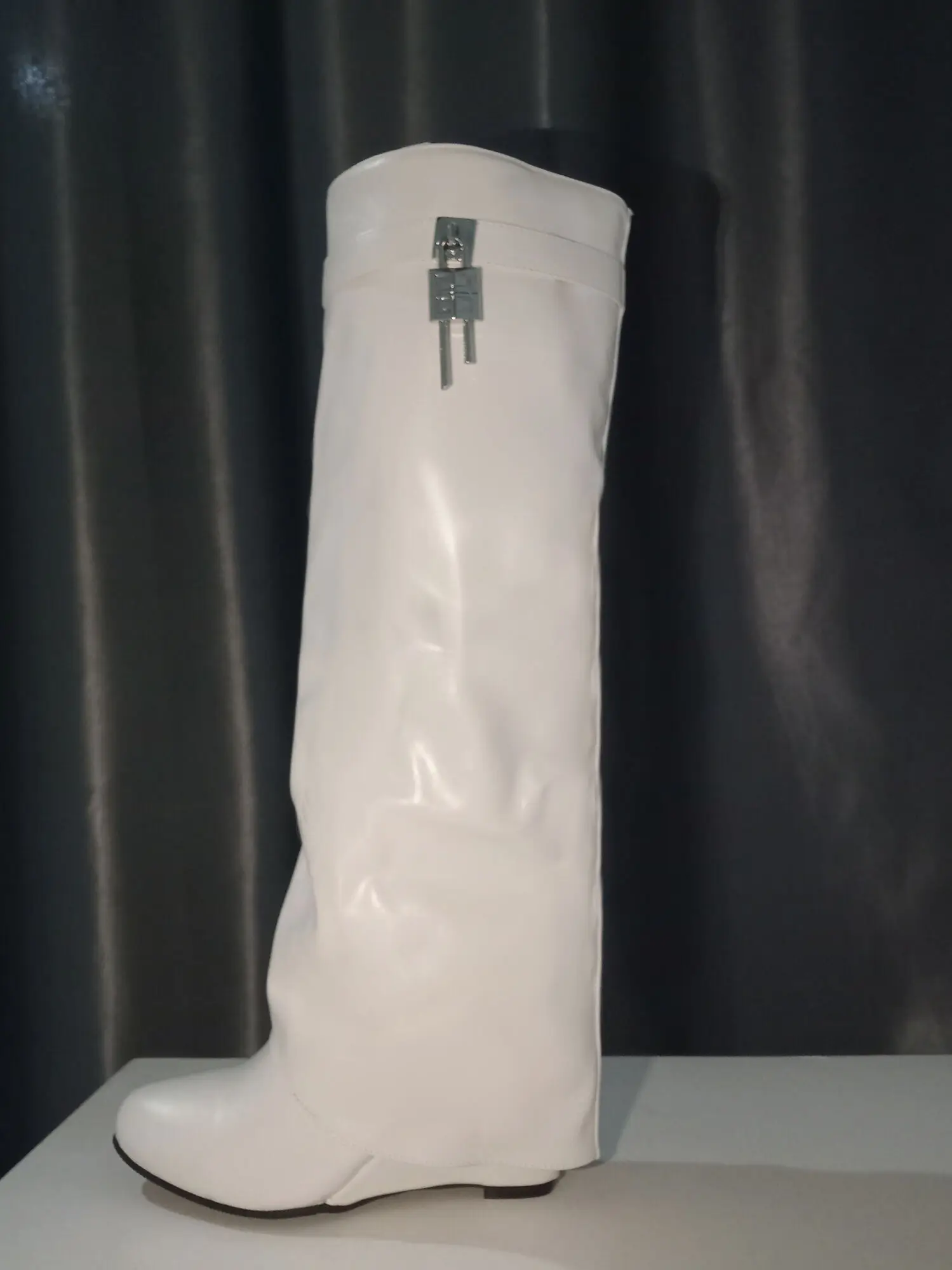 2024 Design Shark Lock Women Boots Wide-calf Wedge Heel 10.5 Knee High Boot Motorcycle Genuine Leather White Red Boots Shoes