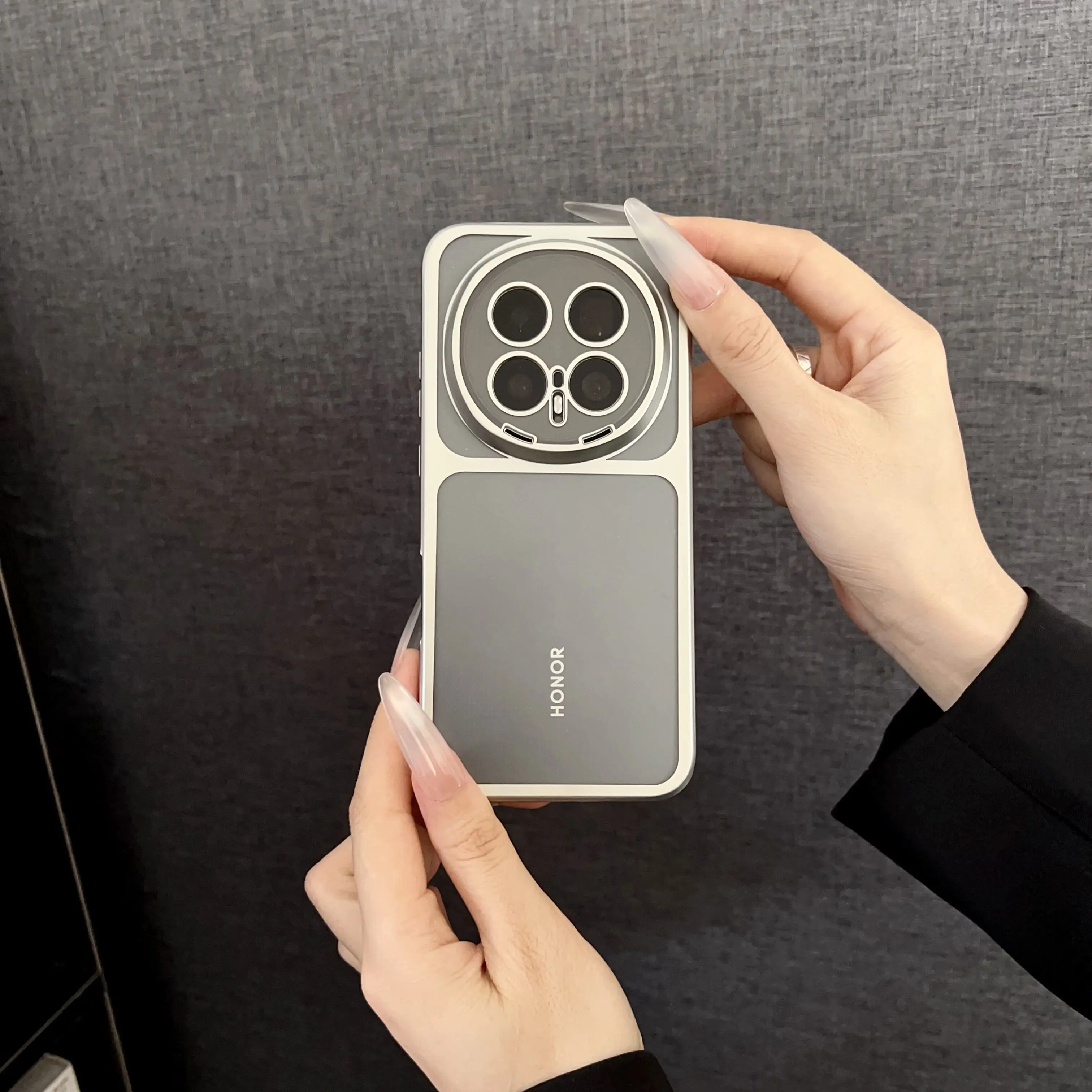 Sleek Plated Bezel Clear Hardcase Cover - Skin-Friendly Protection