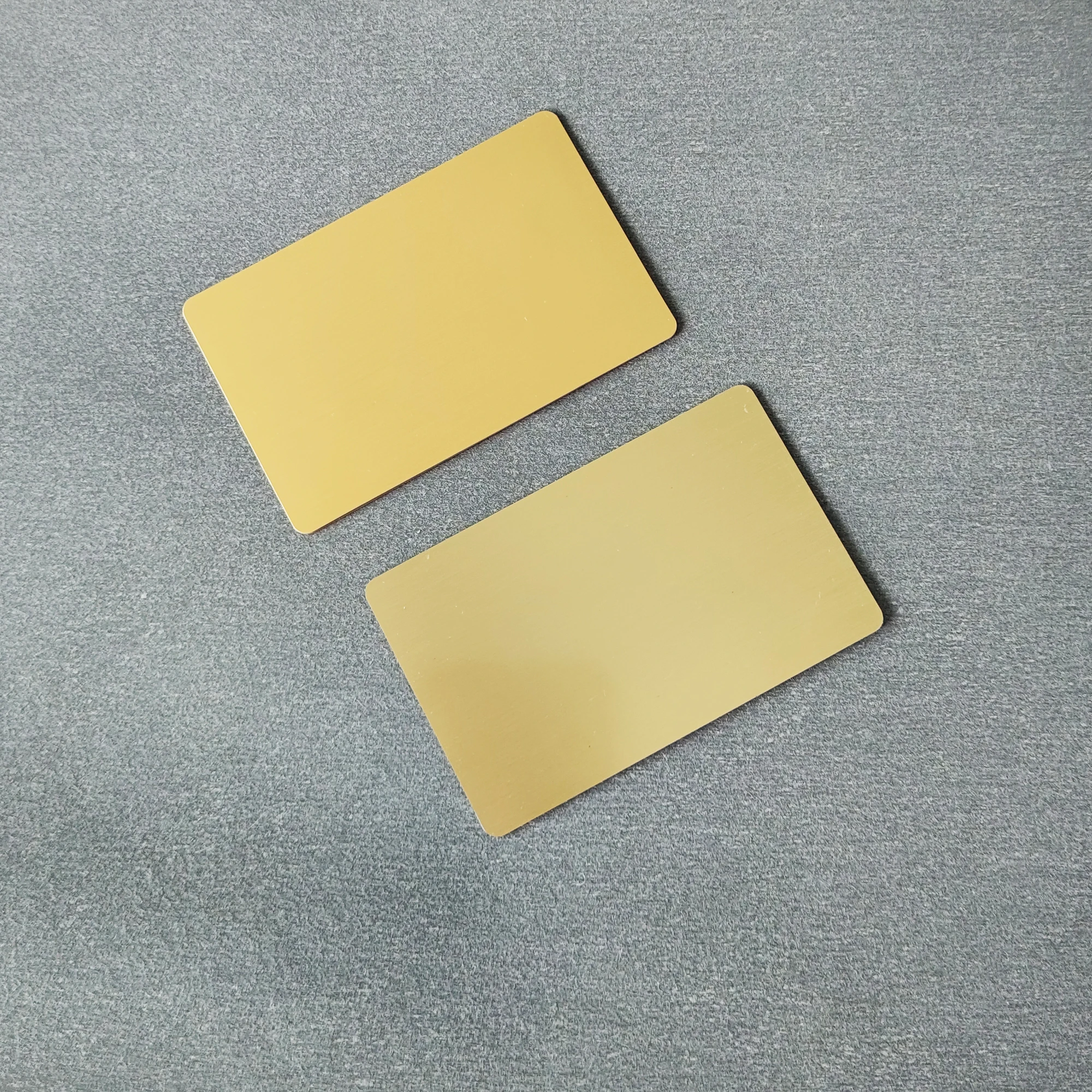 1 Carte Métallique NFC Polyvalente : 216 Puces, 13,56 MHz, 888 Octets, Imprimable Au Laser, Double Face (métal Et PVC), Carte De Visite NFC