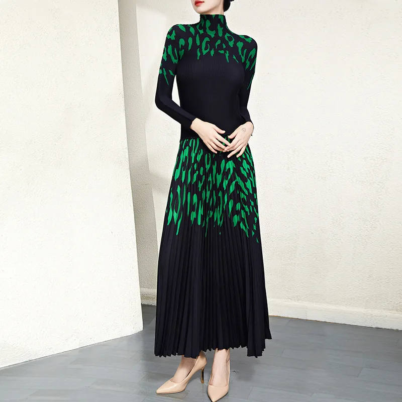 

Advanced Fashion Miyake Pleated Suit Women's 2023 New Spring And Autumn Top+Pleated Skirt Two-Piece Sets