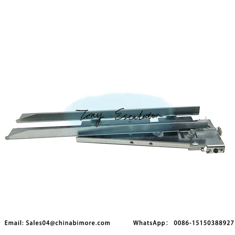 Elevator landing door SKATE vane knife Assembly