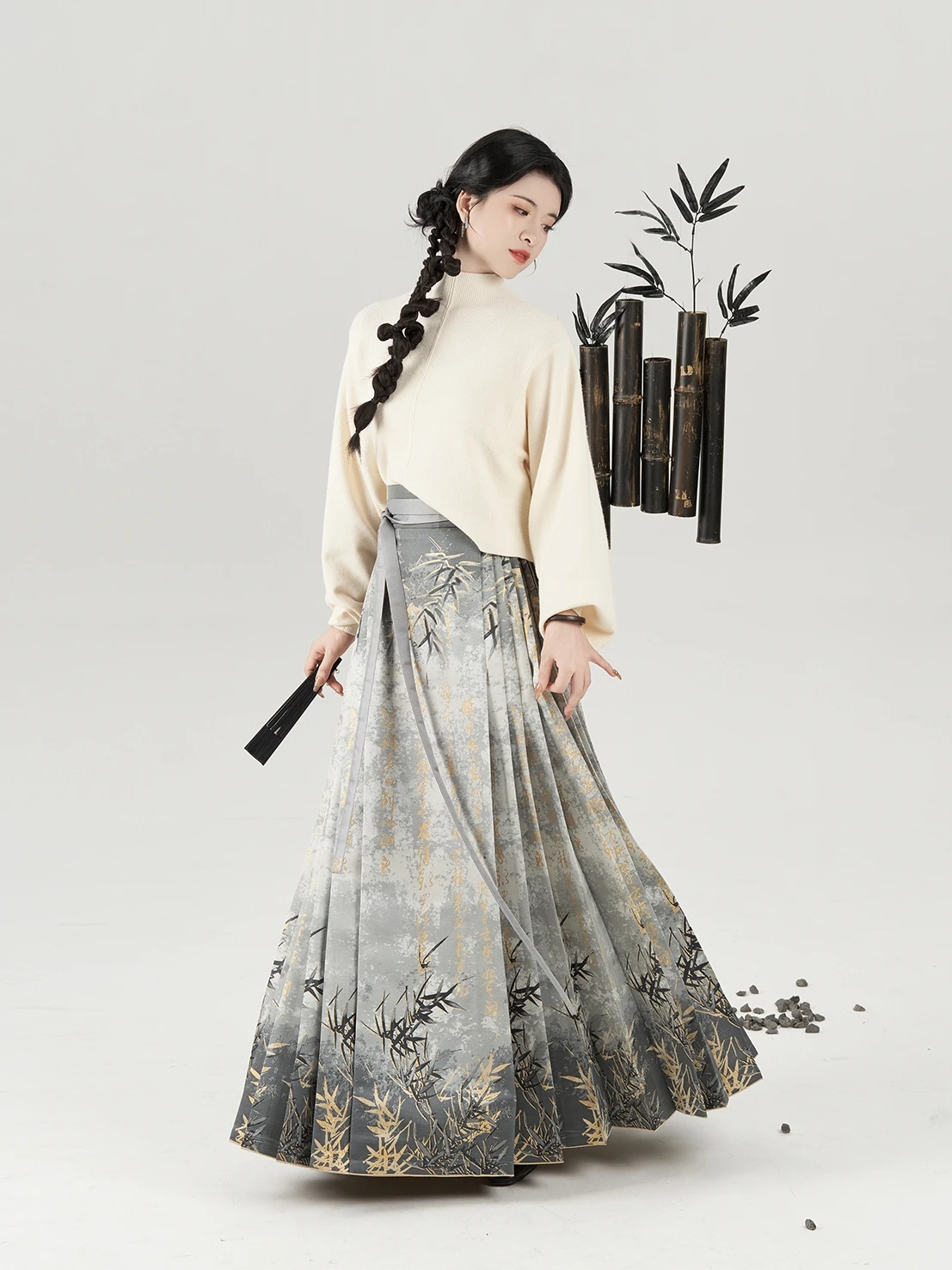 Traditional Chinese clothing, Hanfu, Chinese style lining shirt, ink wash bamboo halo dyed and woven golden horse face skirt