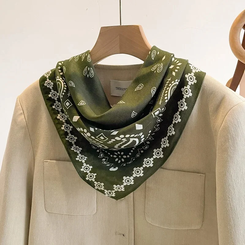 Flower plate cashew flower-Green