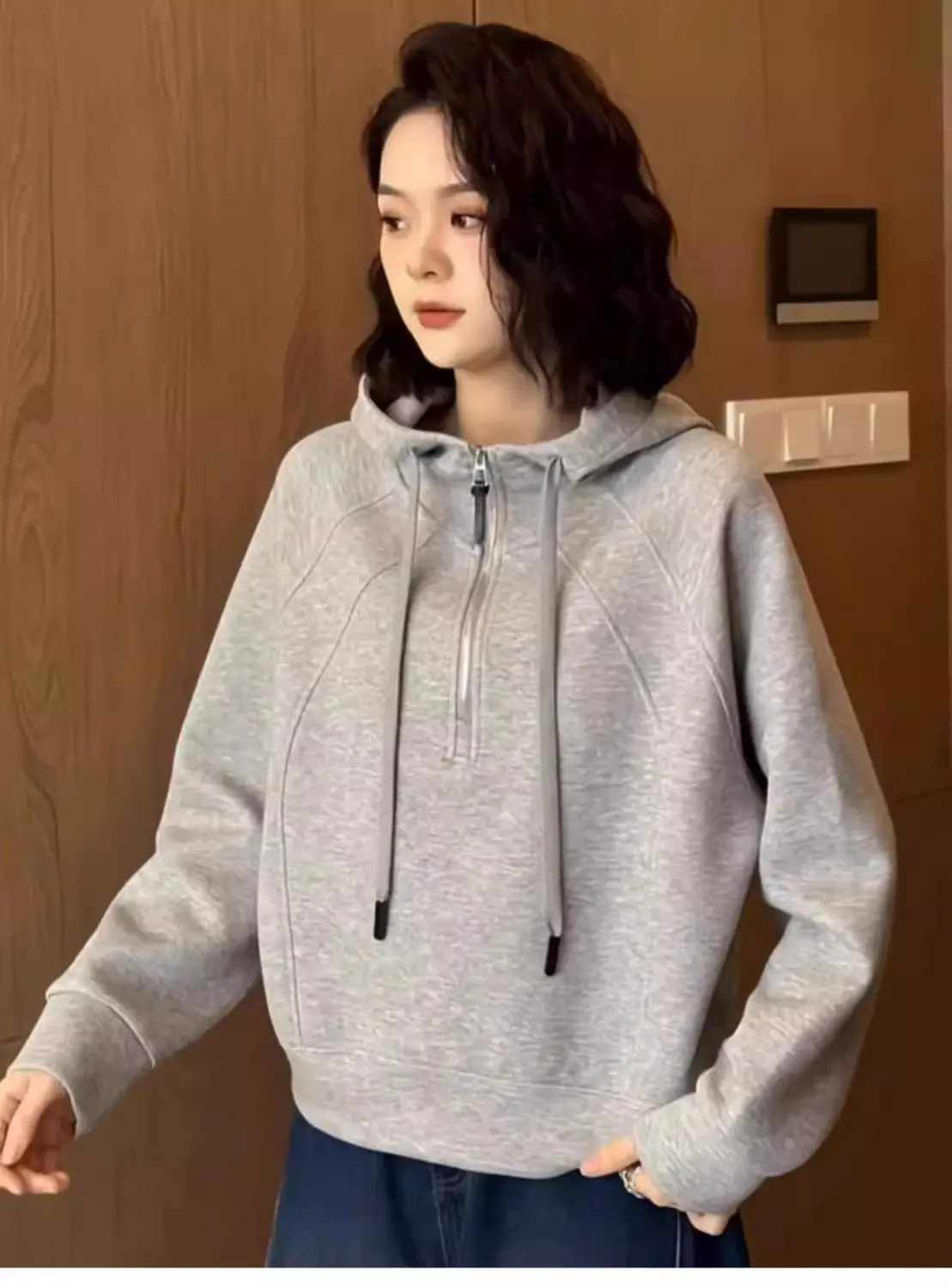 Hood Detail and Stand Collar